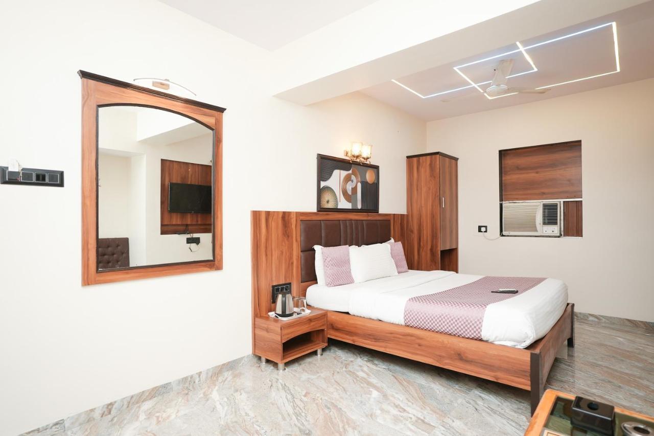 Hotel Neelkiran Navi Mumbai Exterior photo