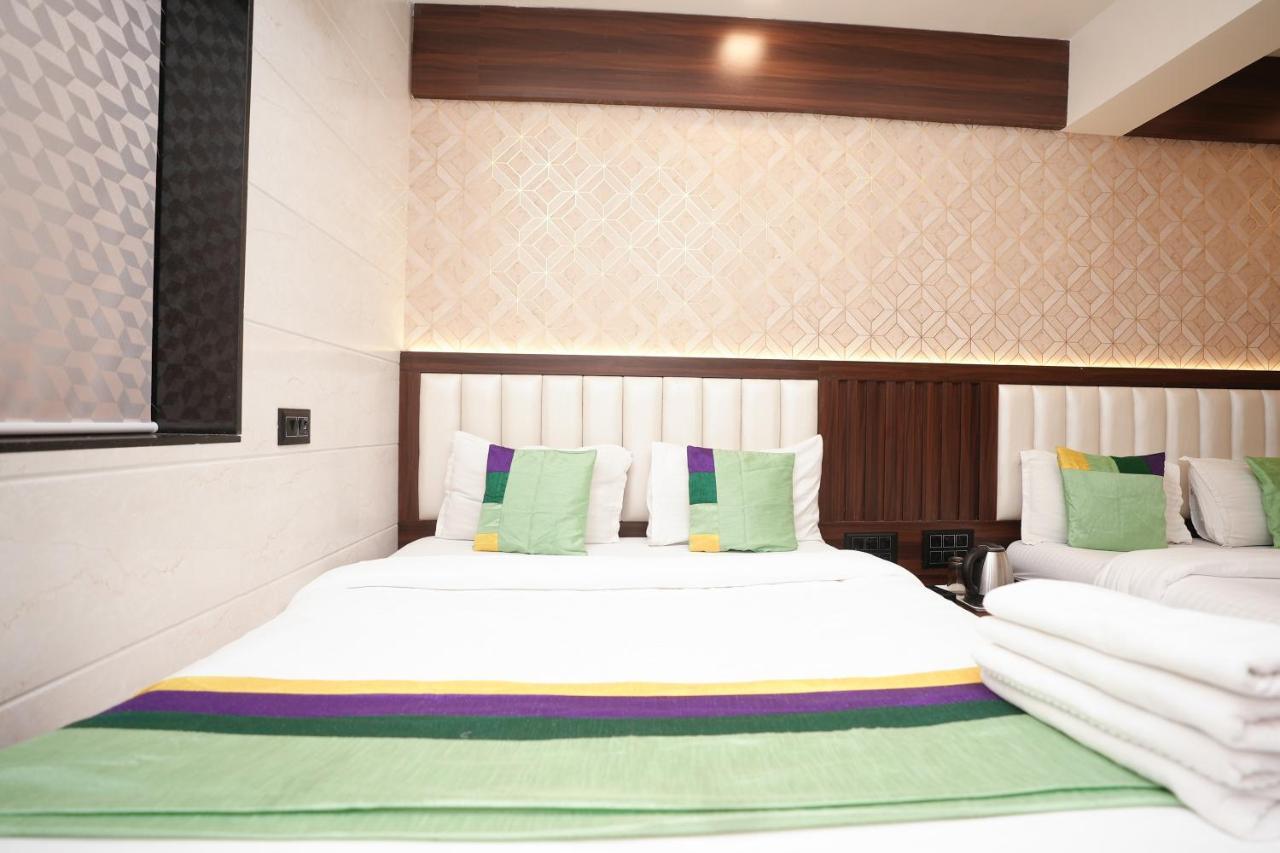Hotel Neelkiran Navi Mumbai Exterior photo