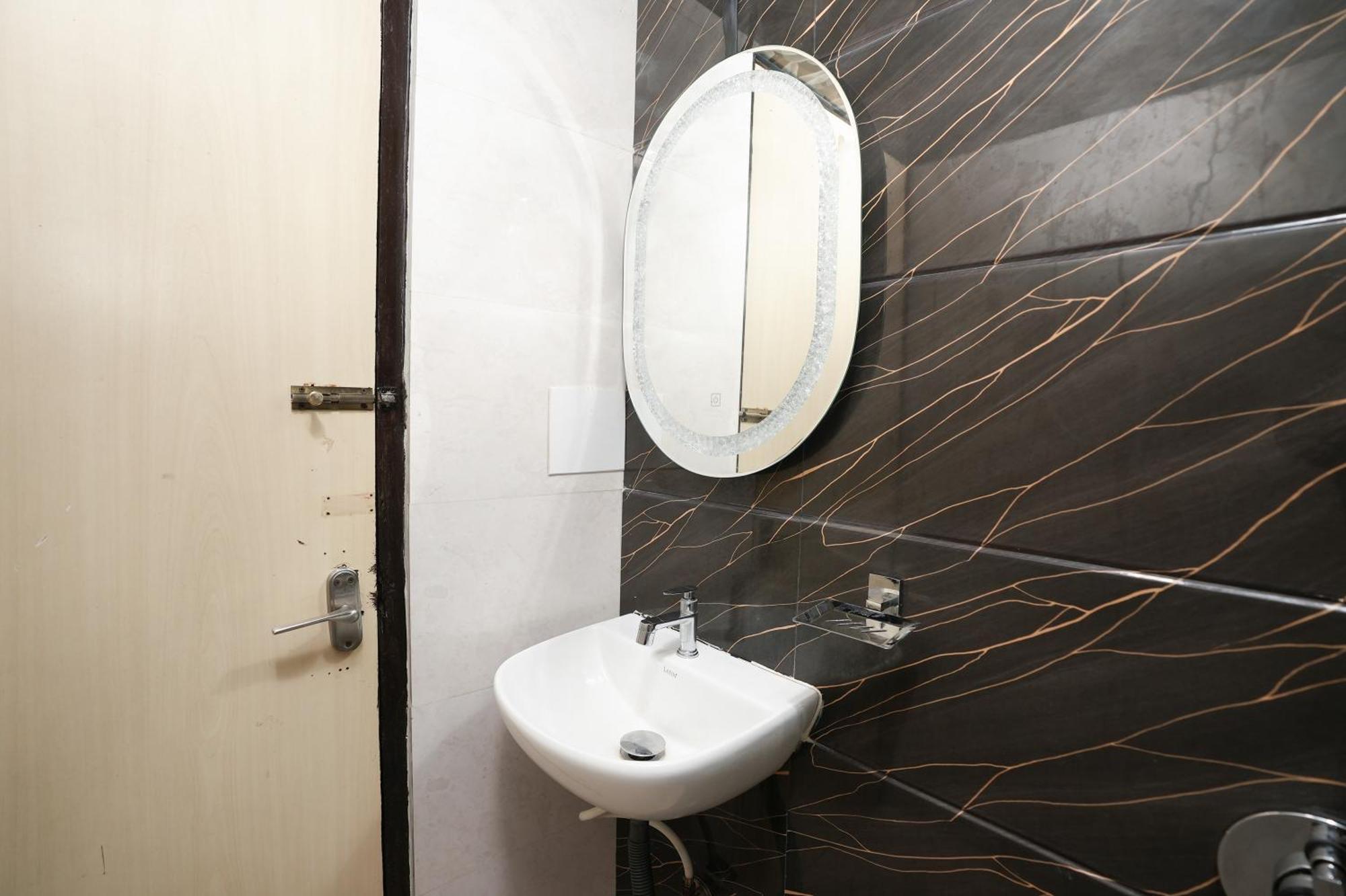 Hotel Neelkiran Navi Mumbai Exterior photo