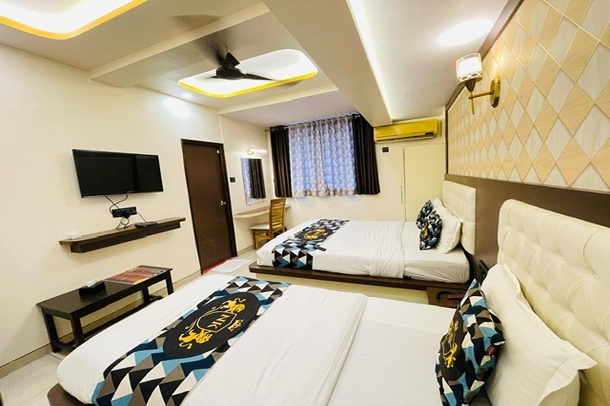 Hotel Neelkiran Navi Mumbai Exterior photo