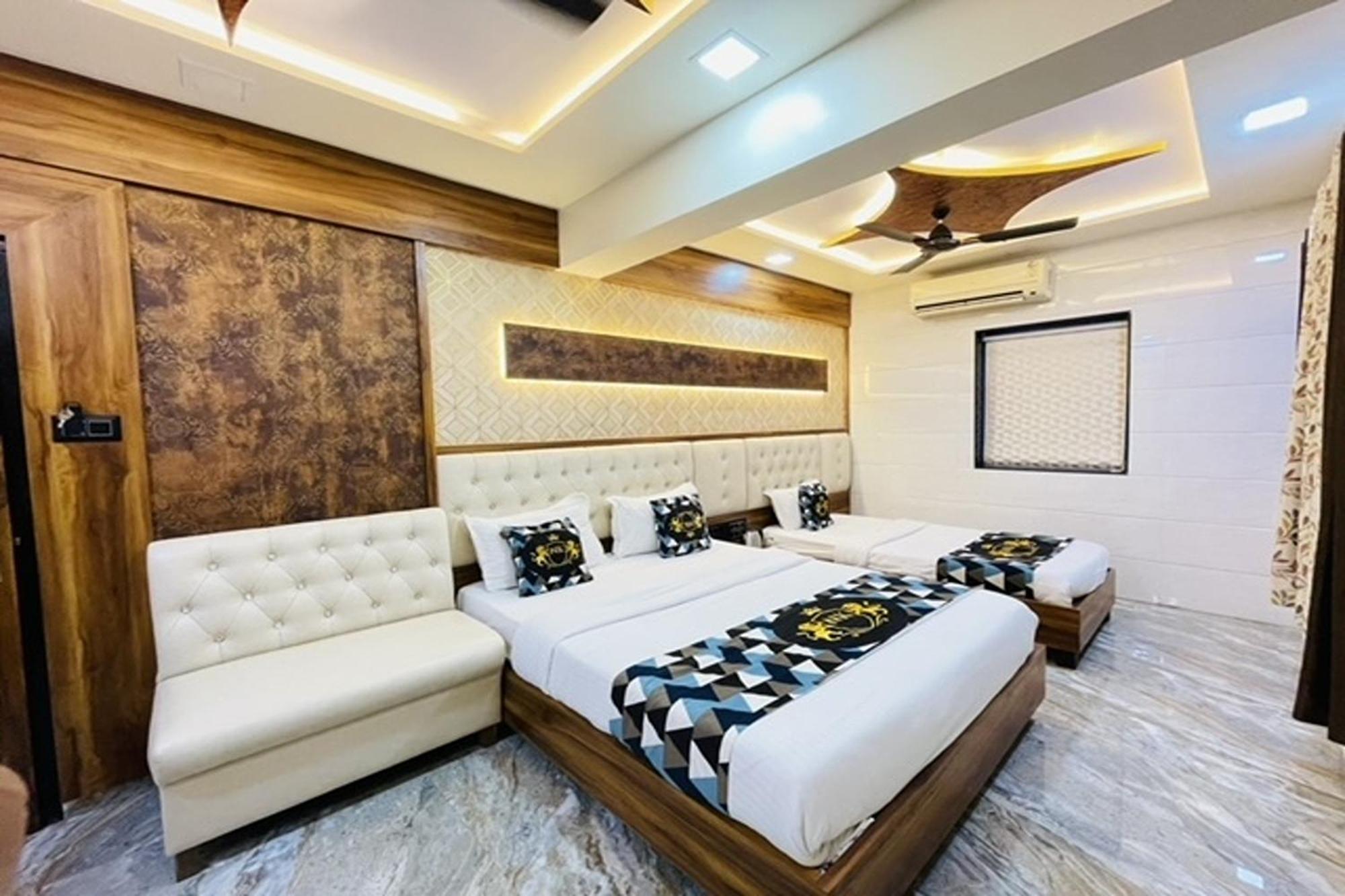 Hotel Neelkiran Navi Mumbai Exterior photo