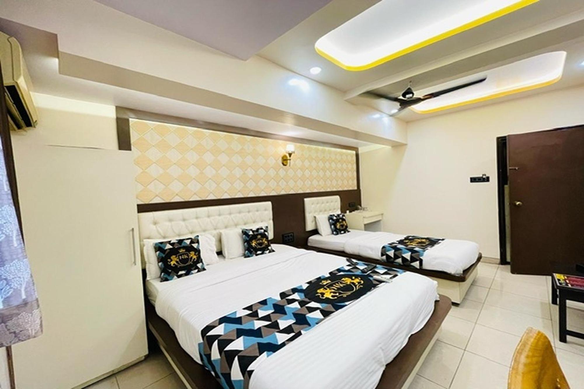 Hotel Neelkiran Navi Mumbai Exterior photo