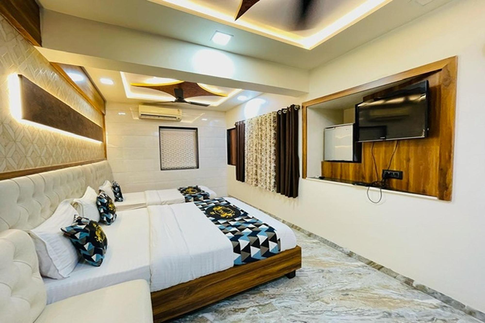 Hotel Neelkiran Navi Mumbai Exterior photo
