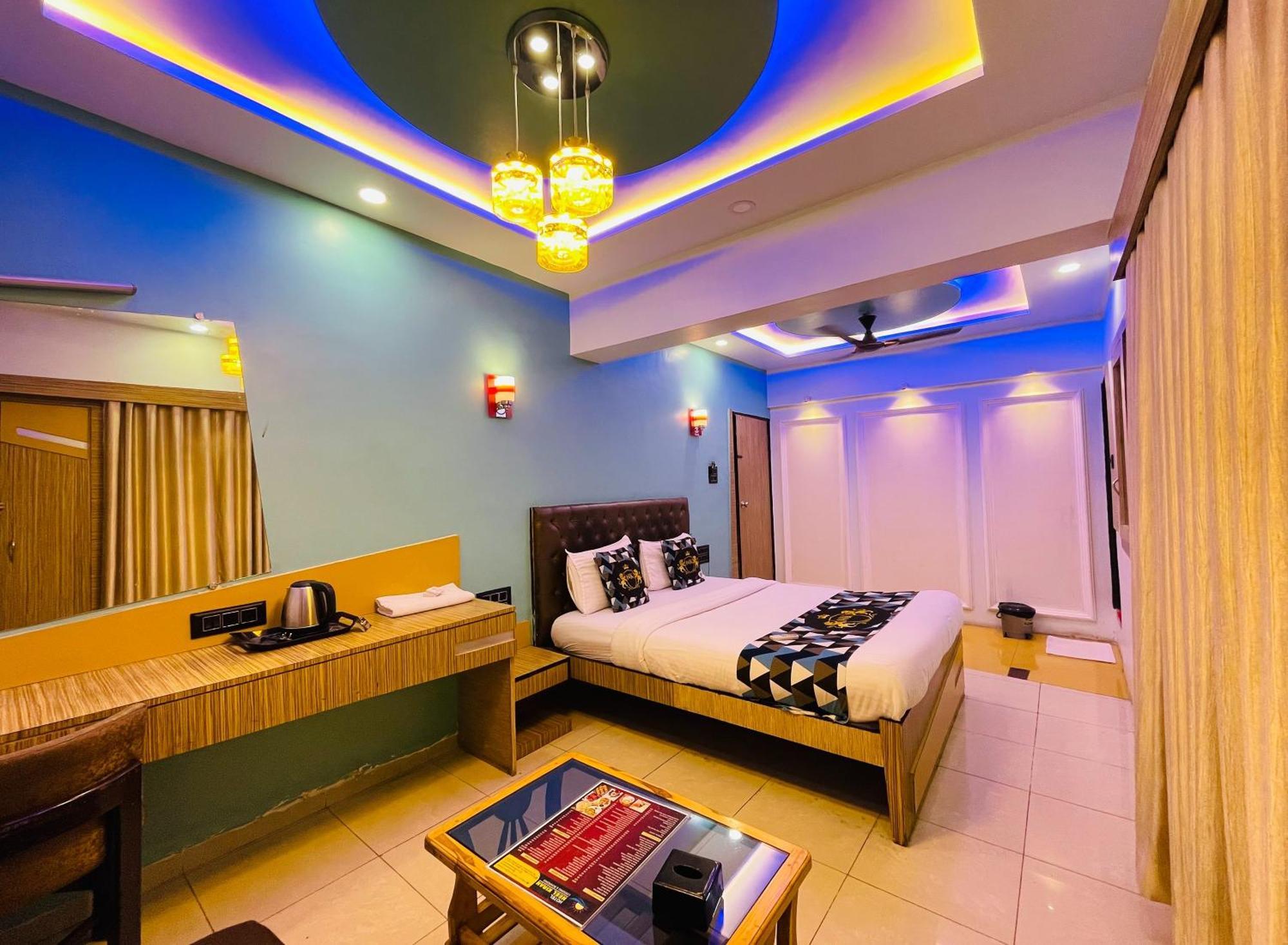 Hotel Neelkiran Navi Mumbai Exterior photo