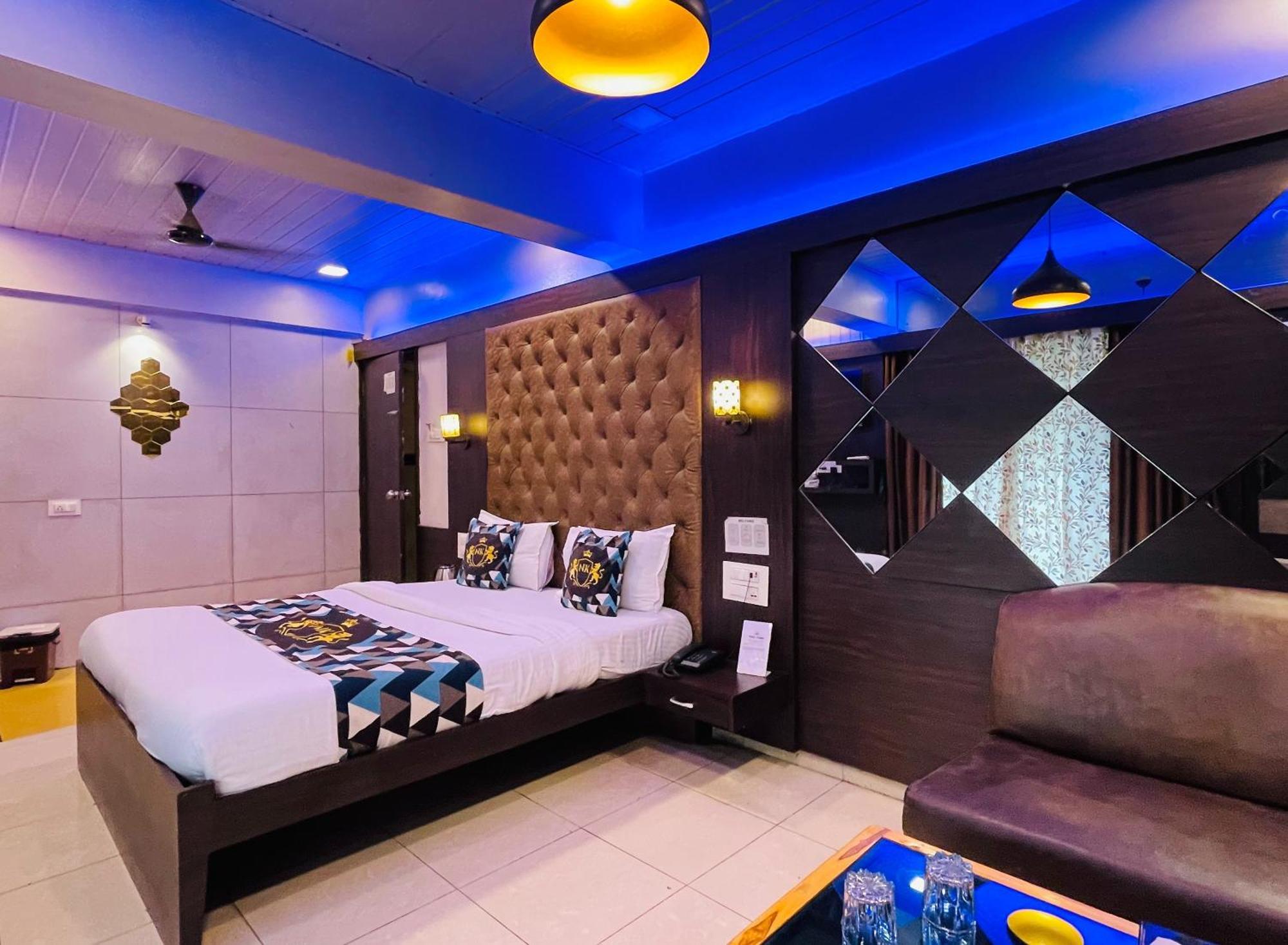 Hotel Neelkiran Navi Mumbai Exterior photo